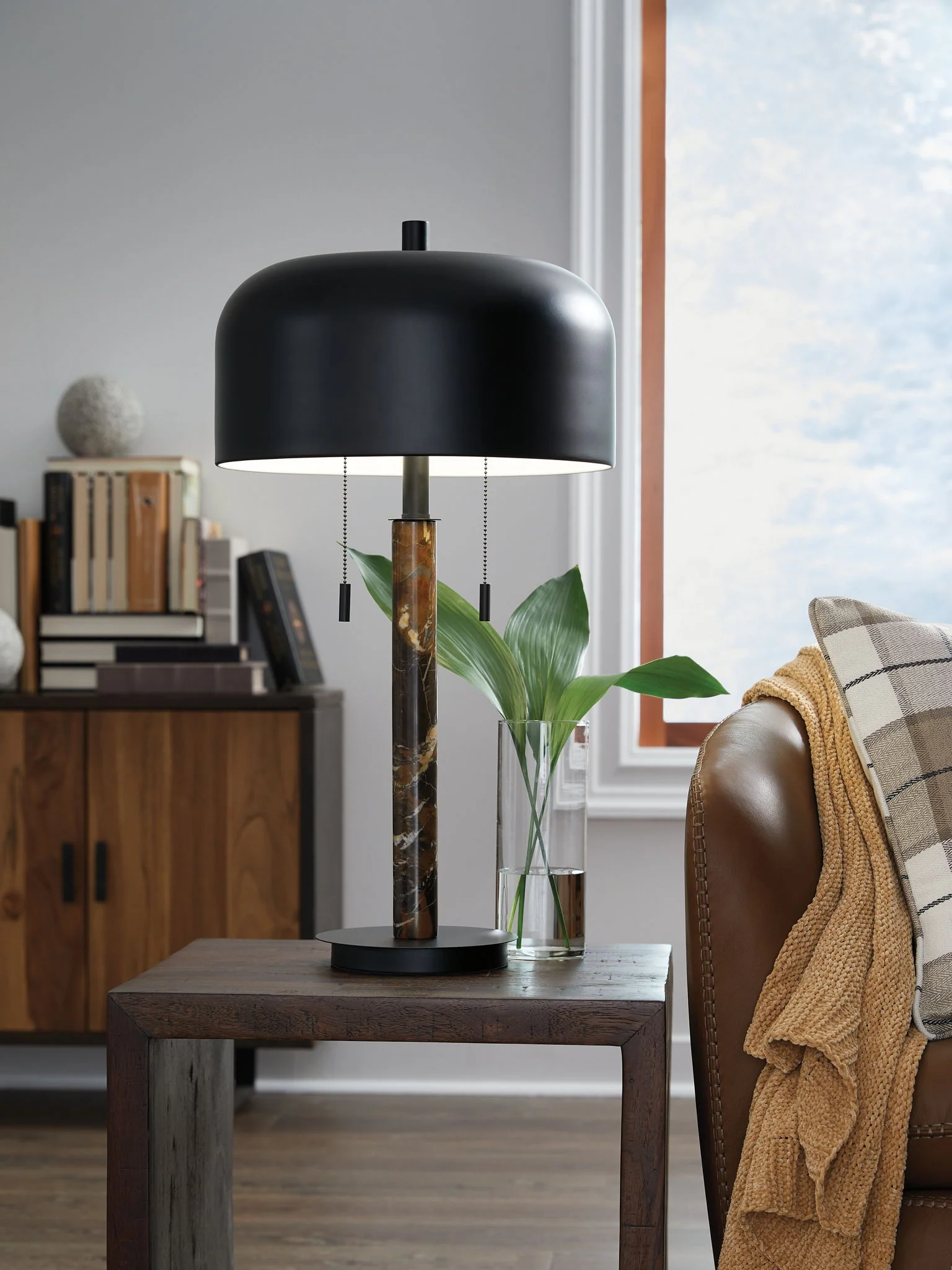 Alanbert - Metal Table Lamp - Brown / Black - Image 4