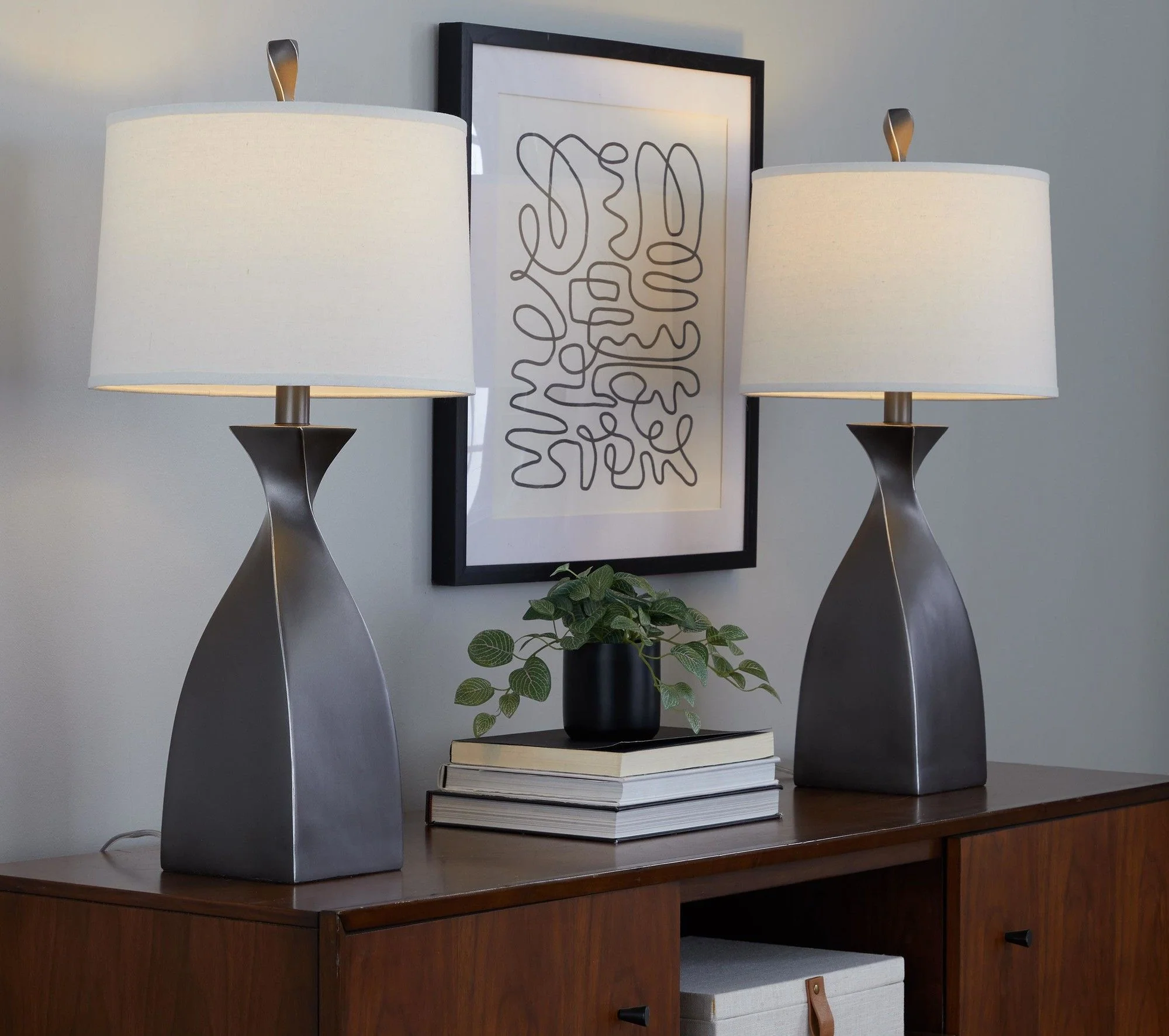 Curvo - Contemporary Polyresin Table Lamp (Set of 2) - Image 8