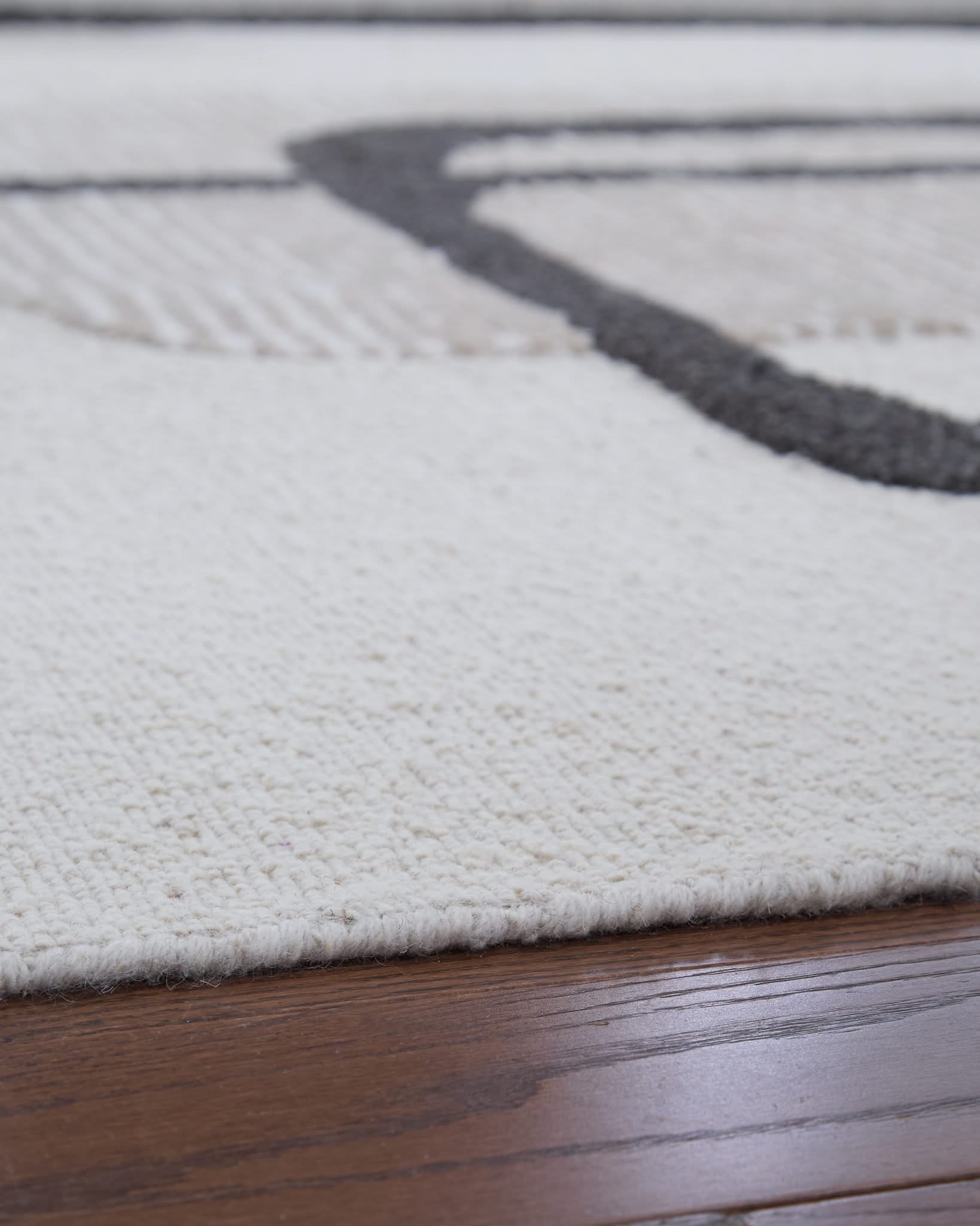 Davismour - Rug - Image 4