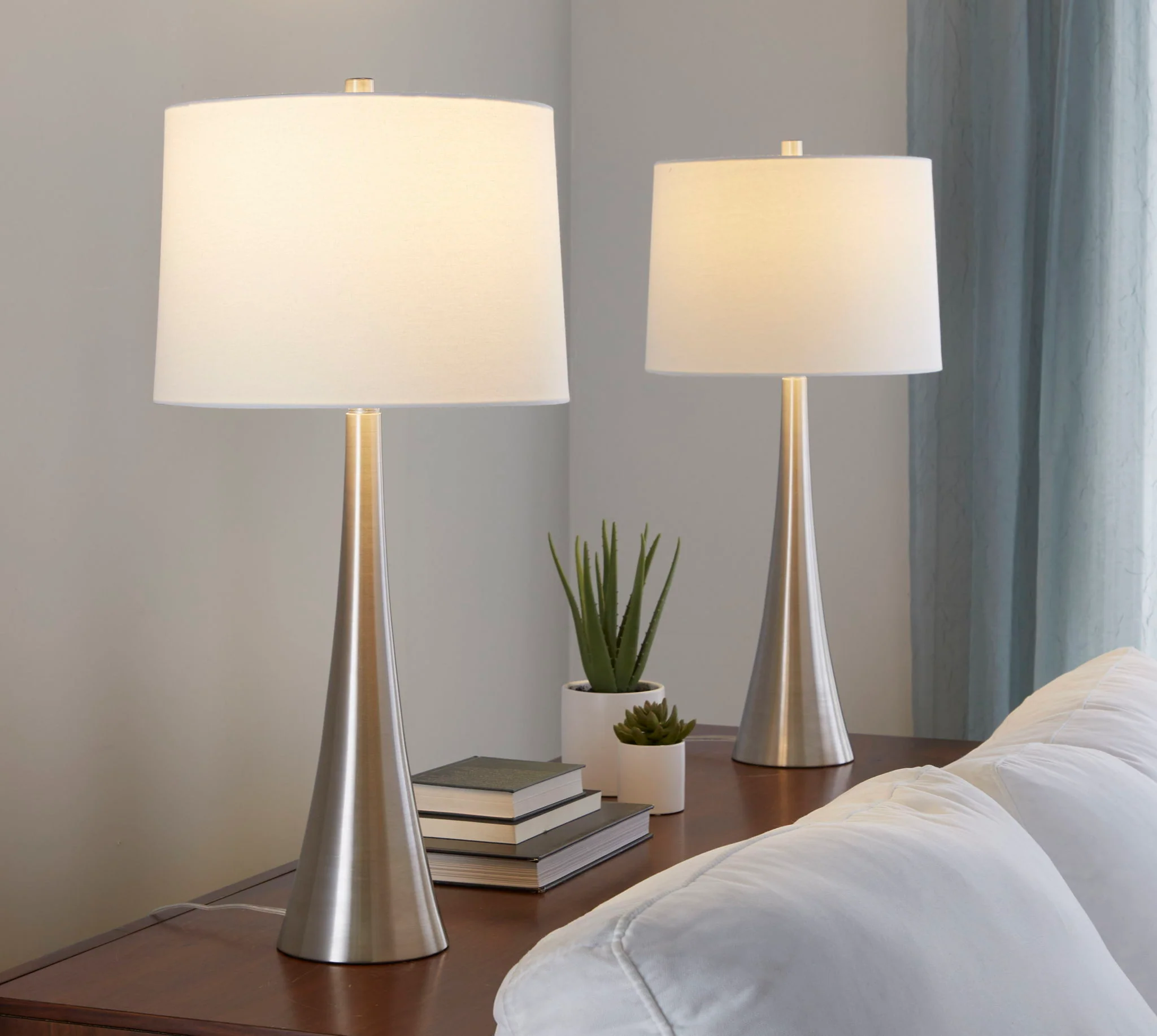 Diana - Contemporary Table Lamp (Set of 2) - Image 4