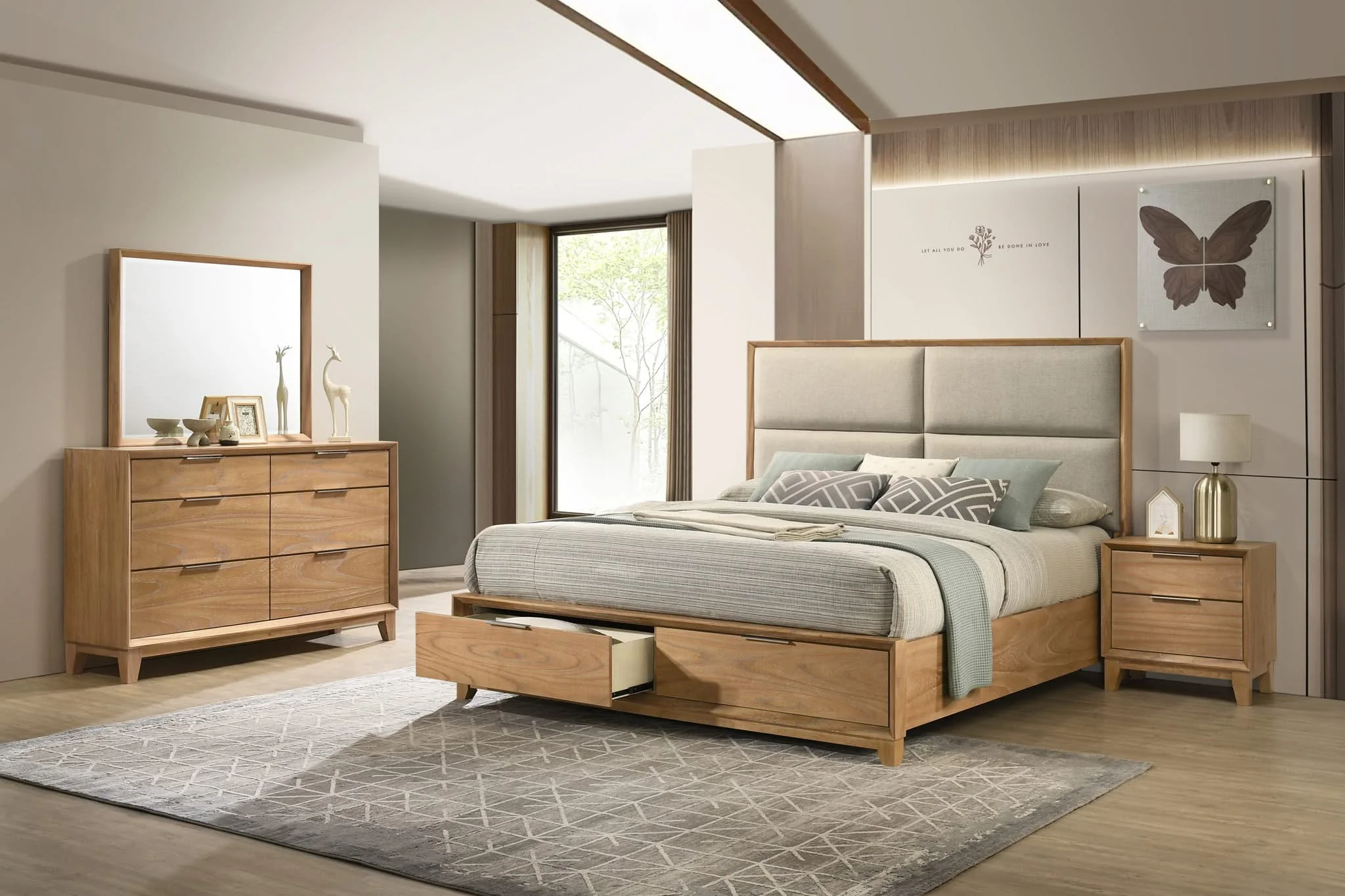 Florian - Queen 4 Piece Bedroom Set - Natural