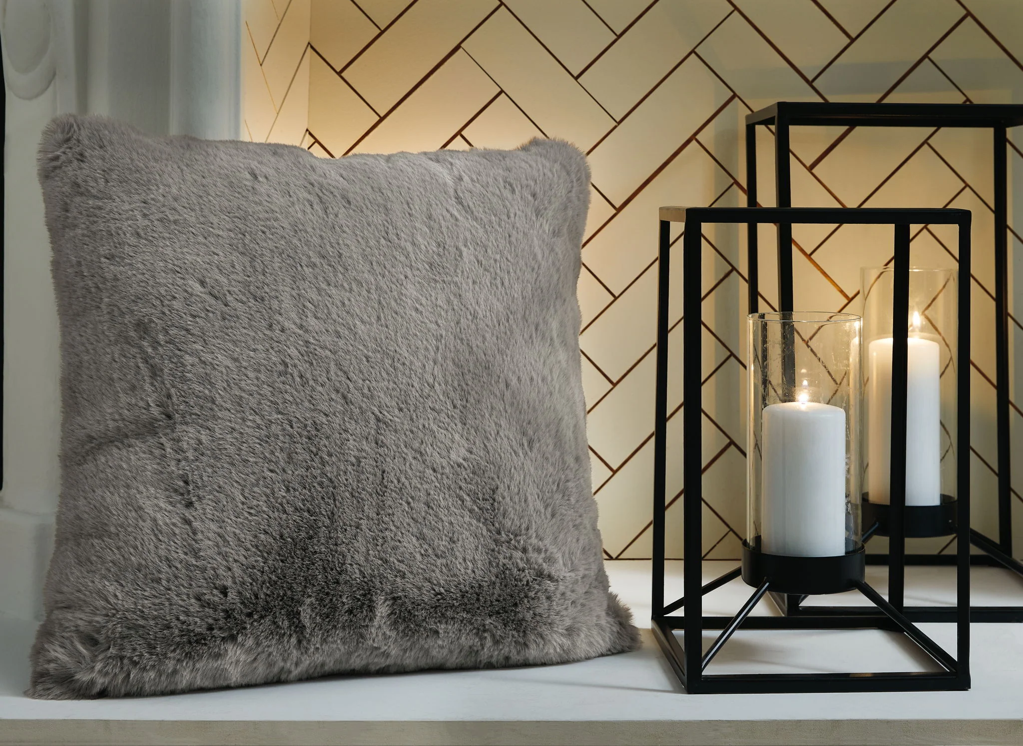 Gariland - Faux Fur Pillow - Image 15