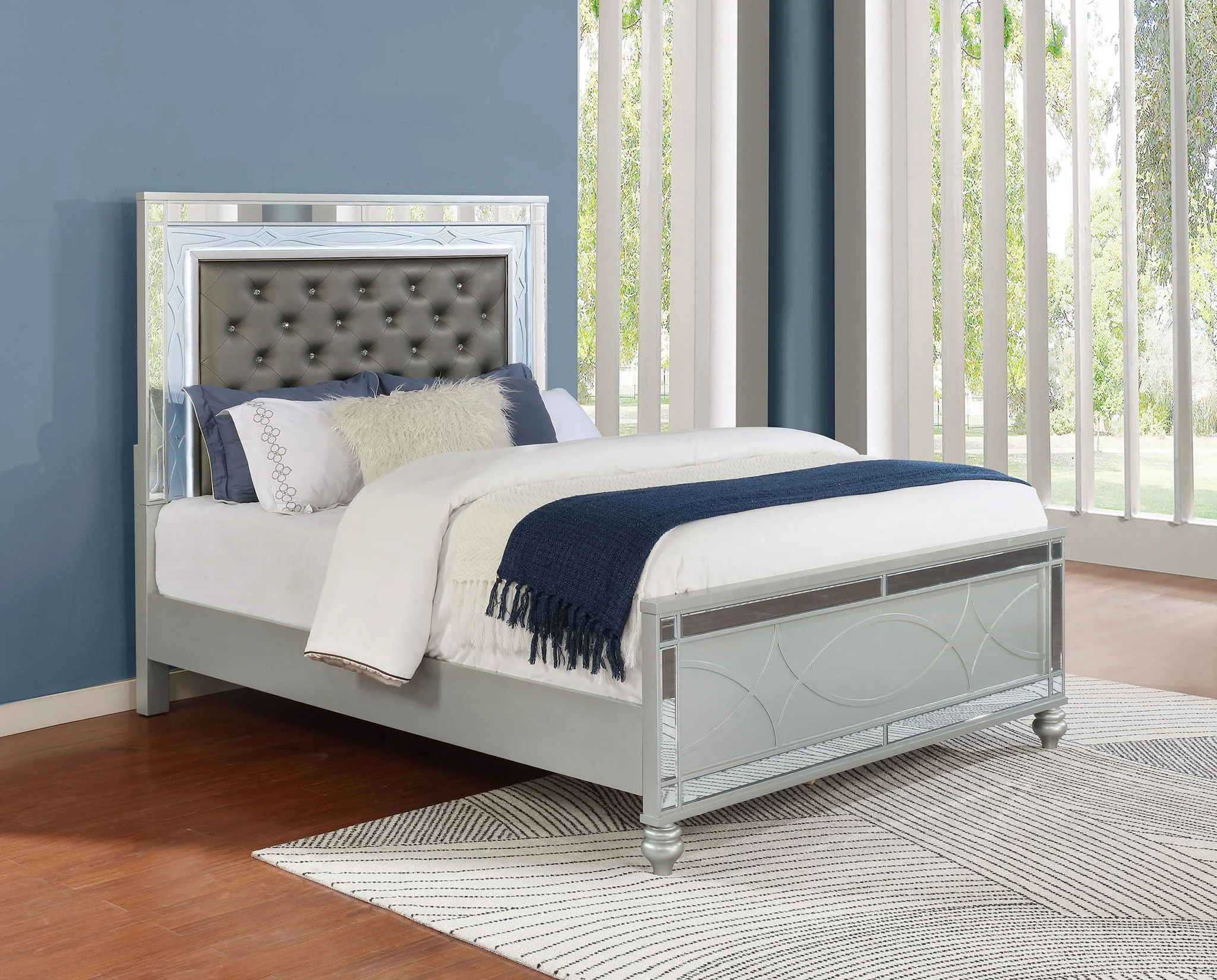 Gunnison Wood California King LED Panel Bed Silver Metallic - Image 2