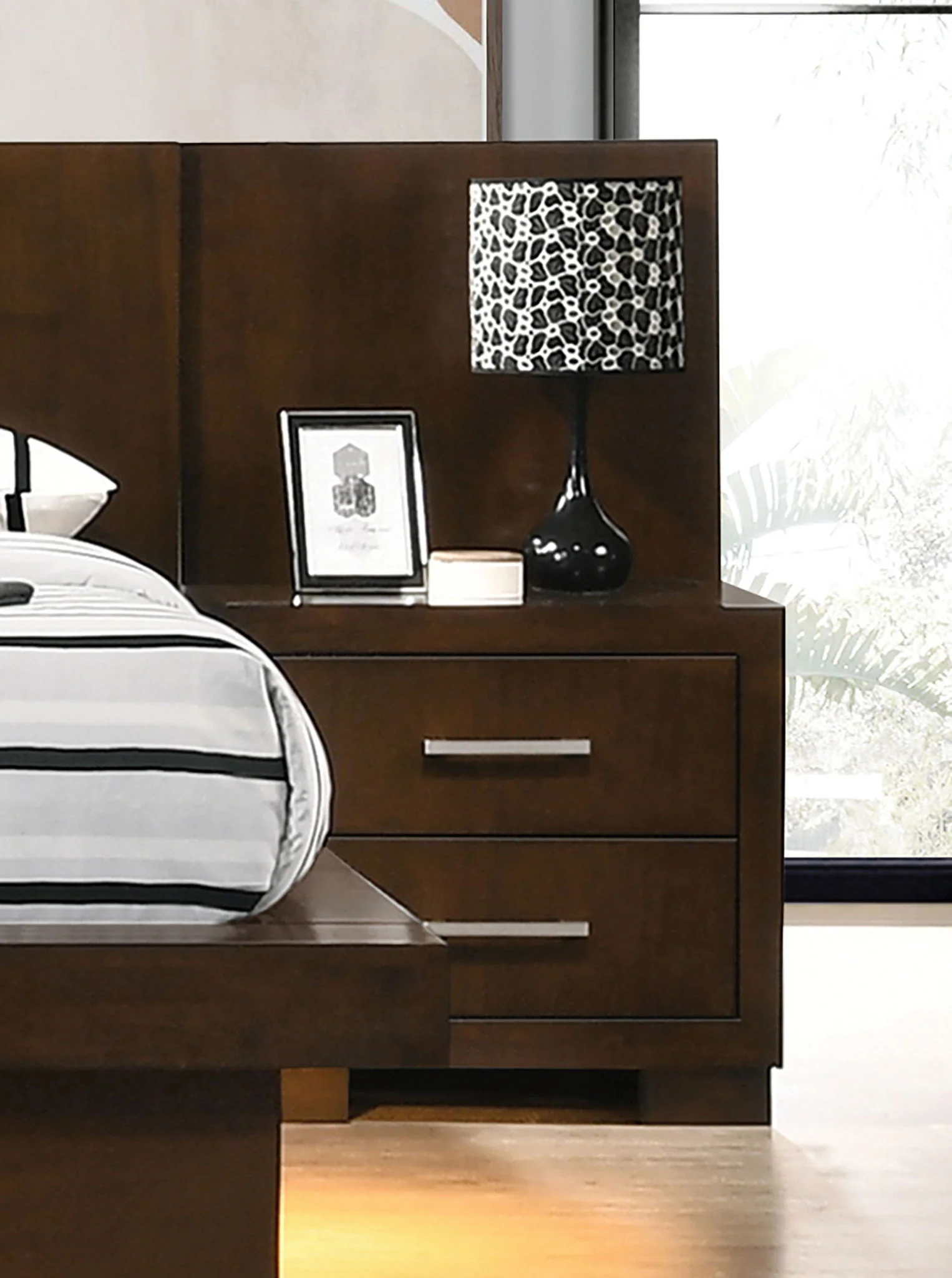 Jessica 5-piece Queen LED Bedroom Set Cappuccino - Image 4