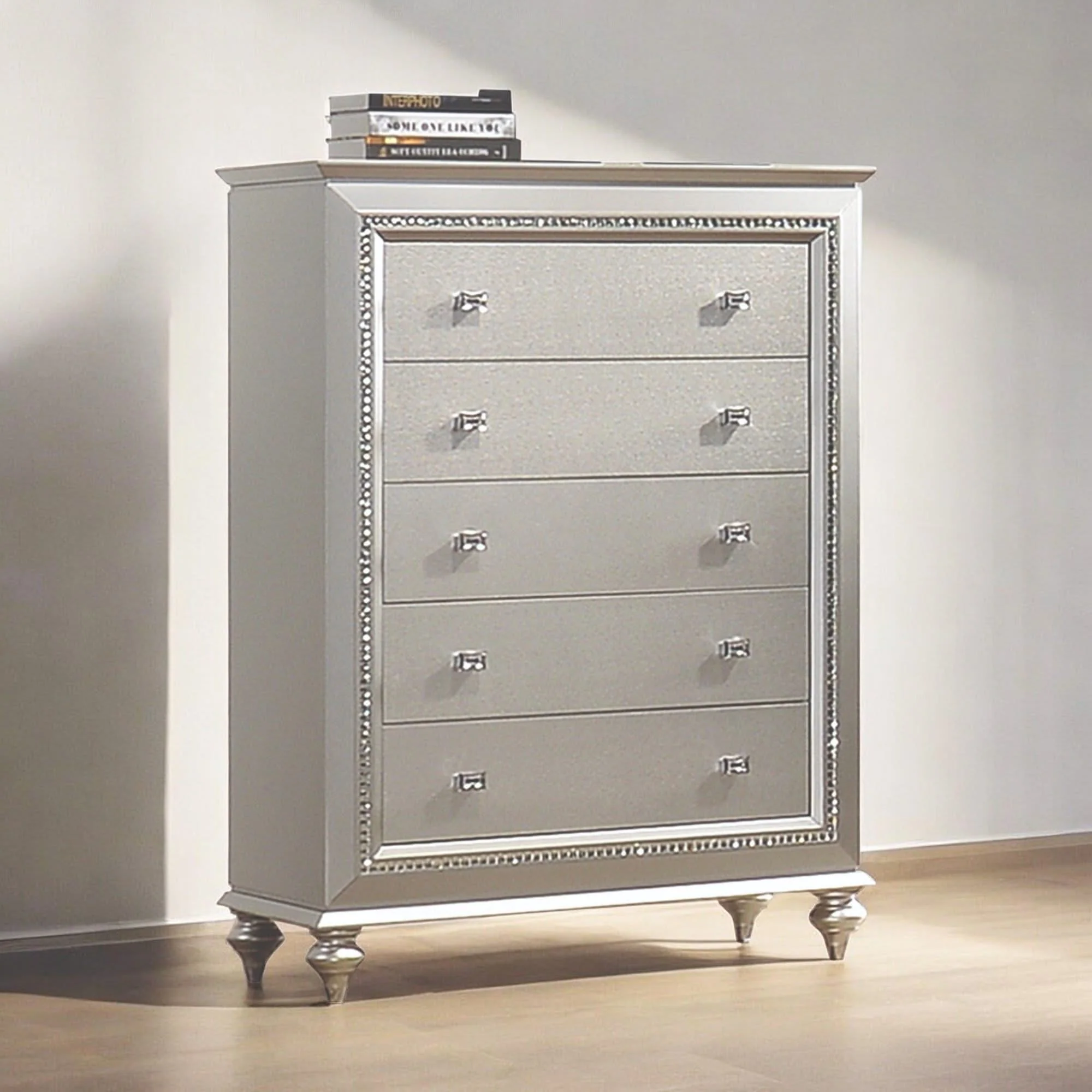 Kaitlyn - Chest, Elegant Design