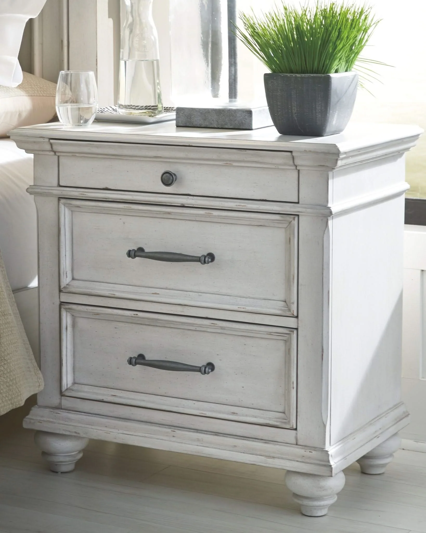 Kanwyn - Upholstered Bedroom Set - Image 52