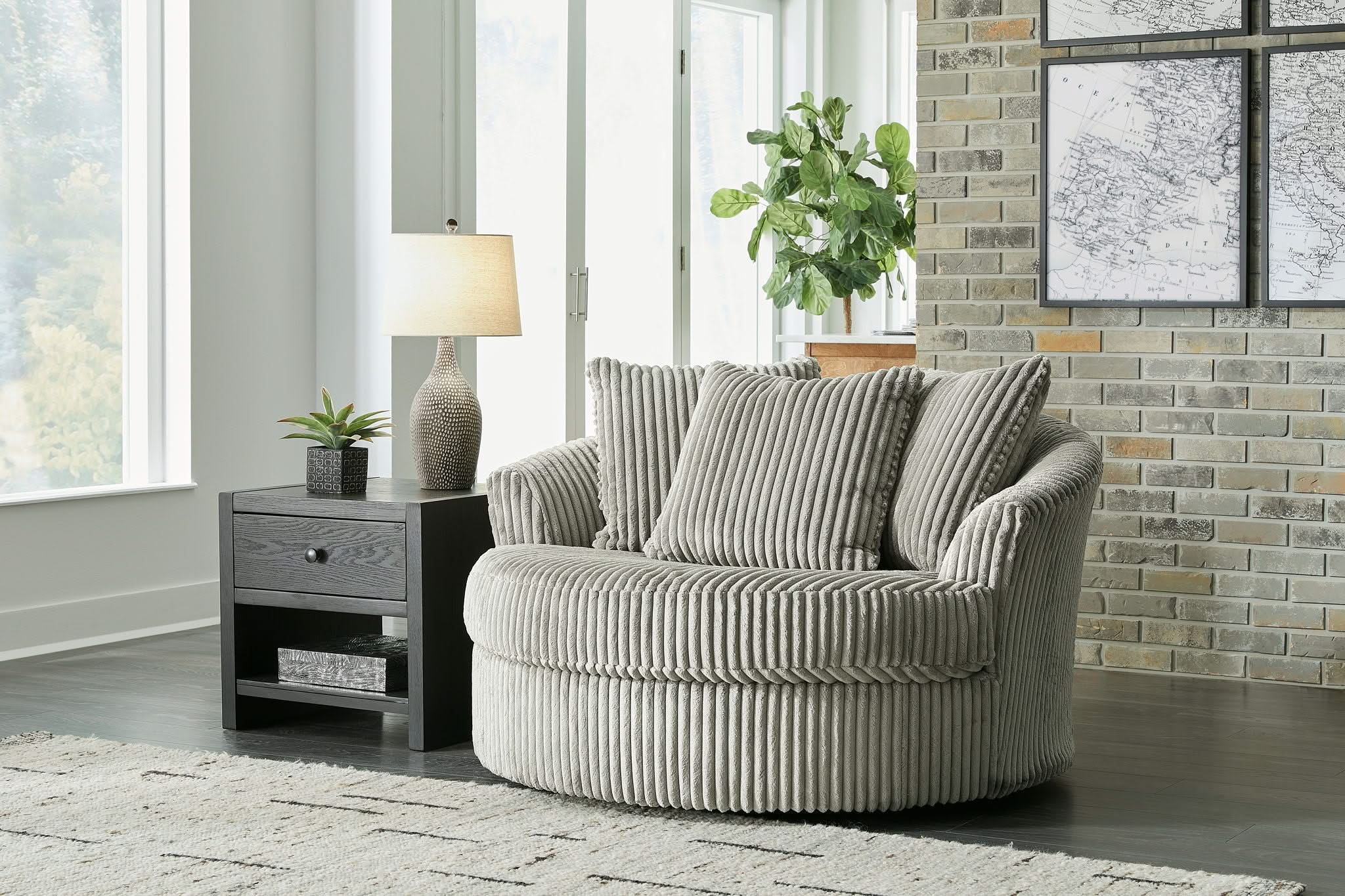 Lindyn - Oversized Swivel Accent Chair - Image 8