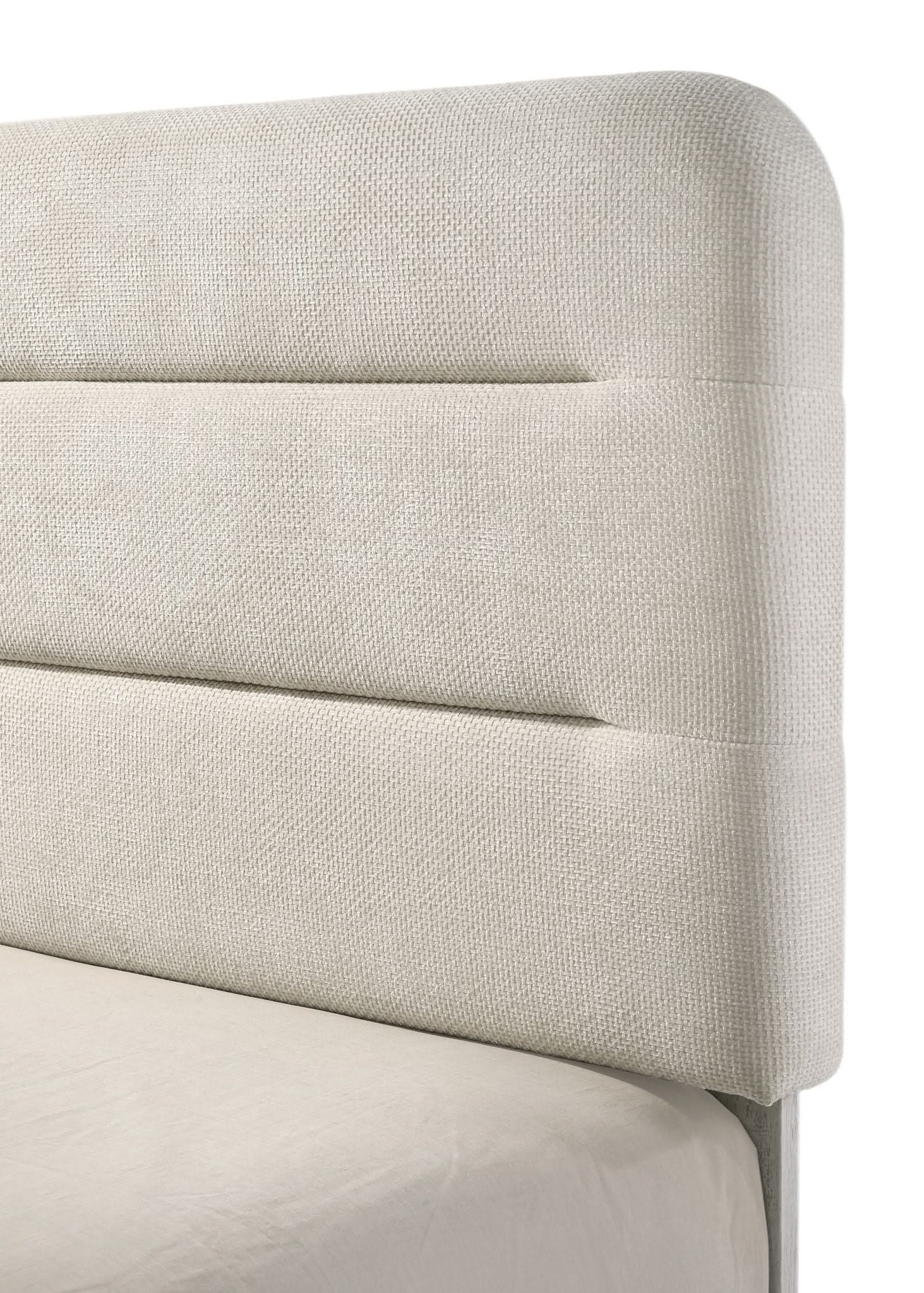 Nyomi - Upholstered Queen Bed - White - Image 3