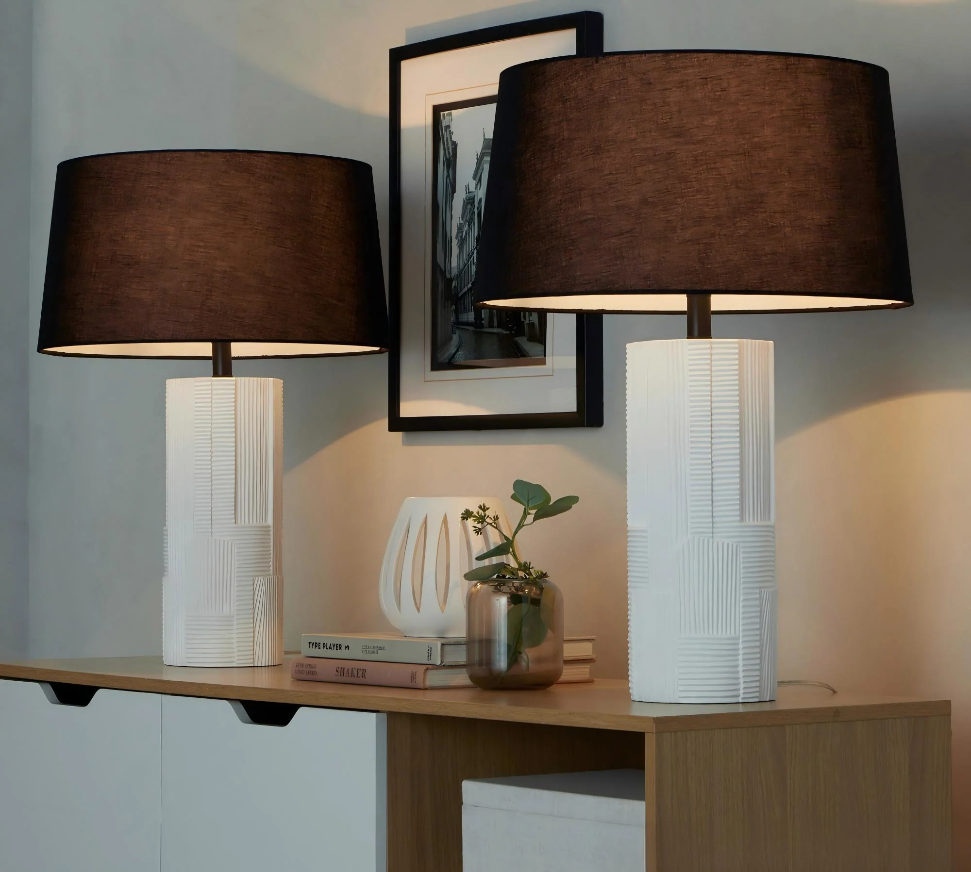 Petra - Contemporary Table Lamp (Set of 2) - Cream / Black