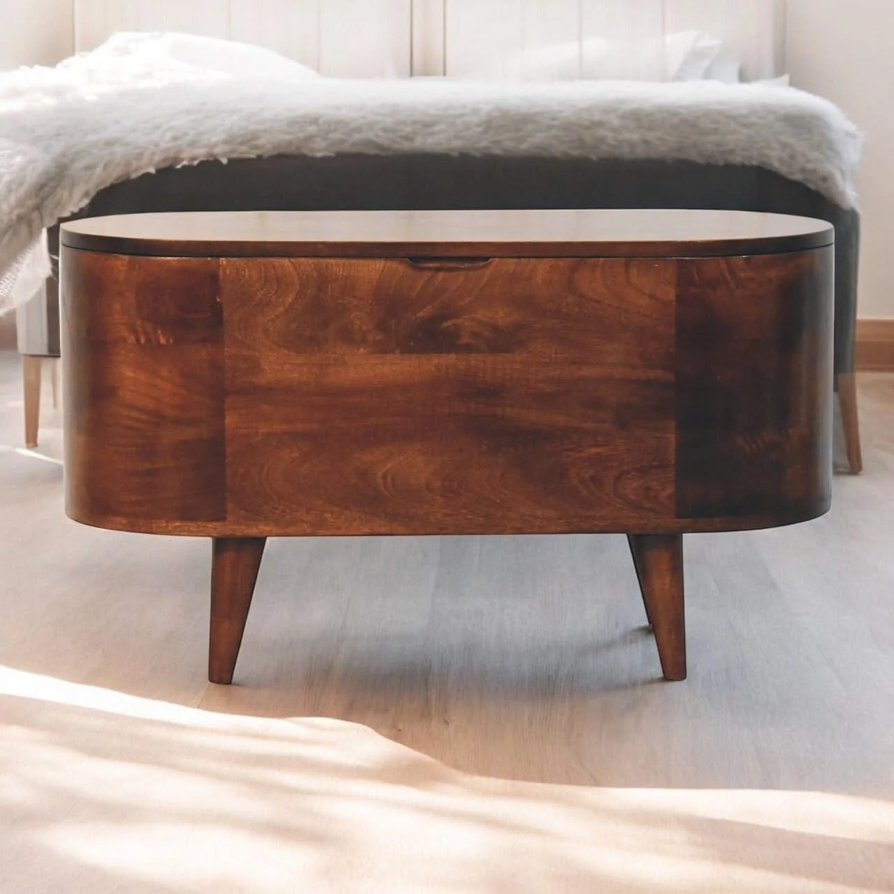 Rounded Lid Up Blanket Box - Image 3