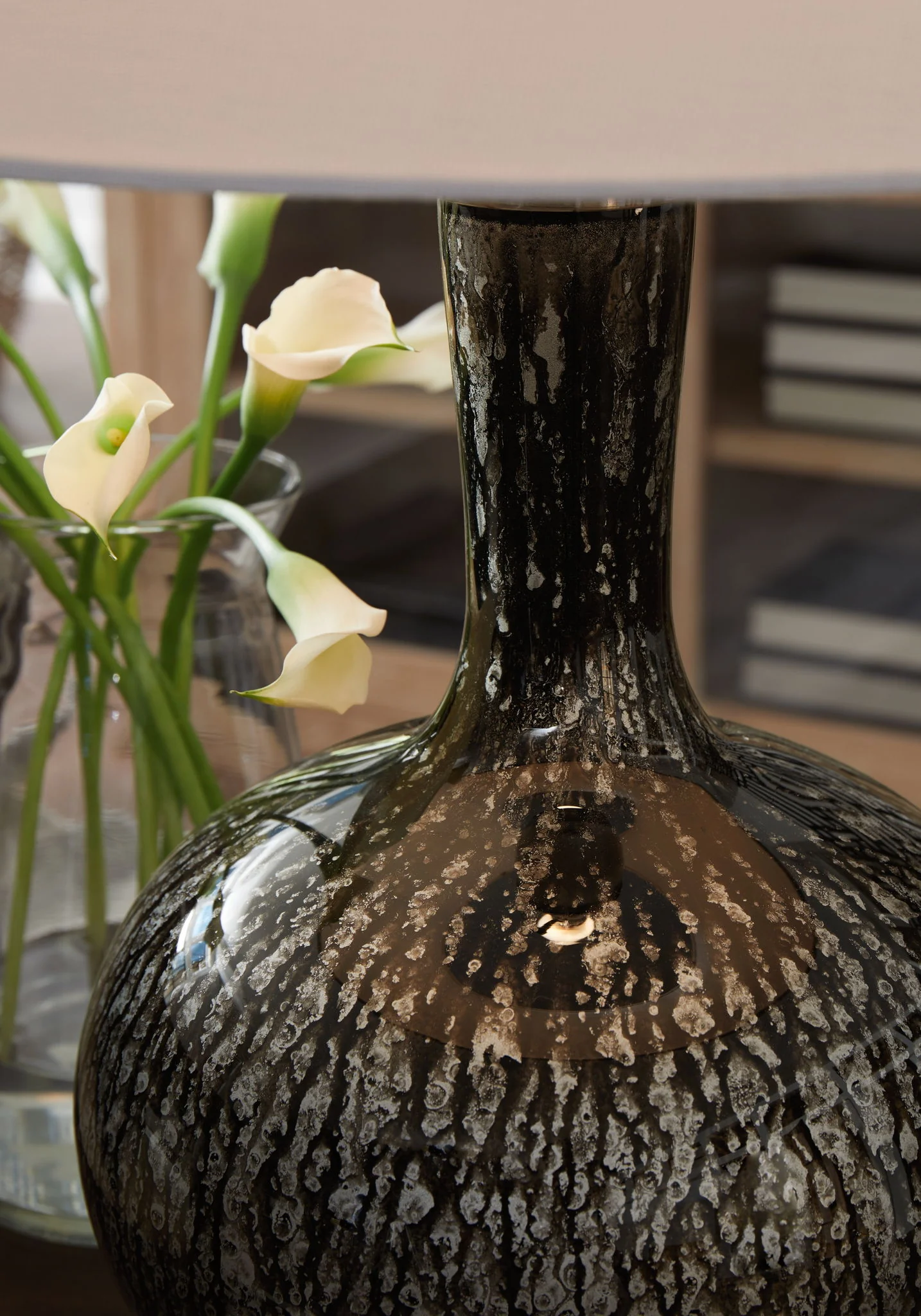 Tenslow - Glass Table Lamp - Antique Black - Image 4
