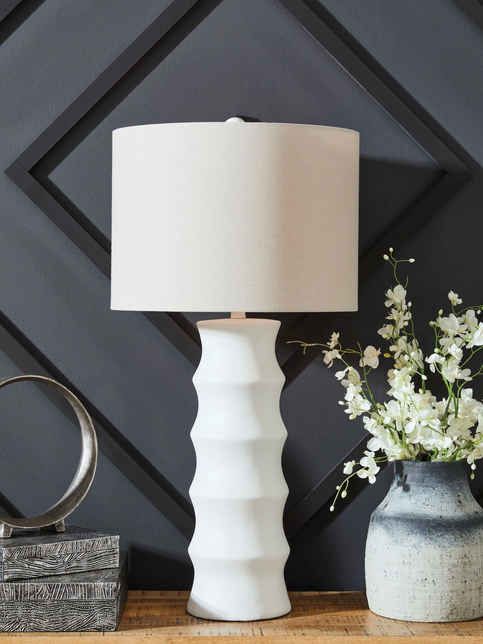 Veraleigh - Poly Lamp - Image 8