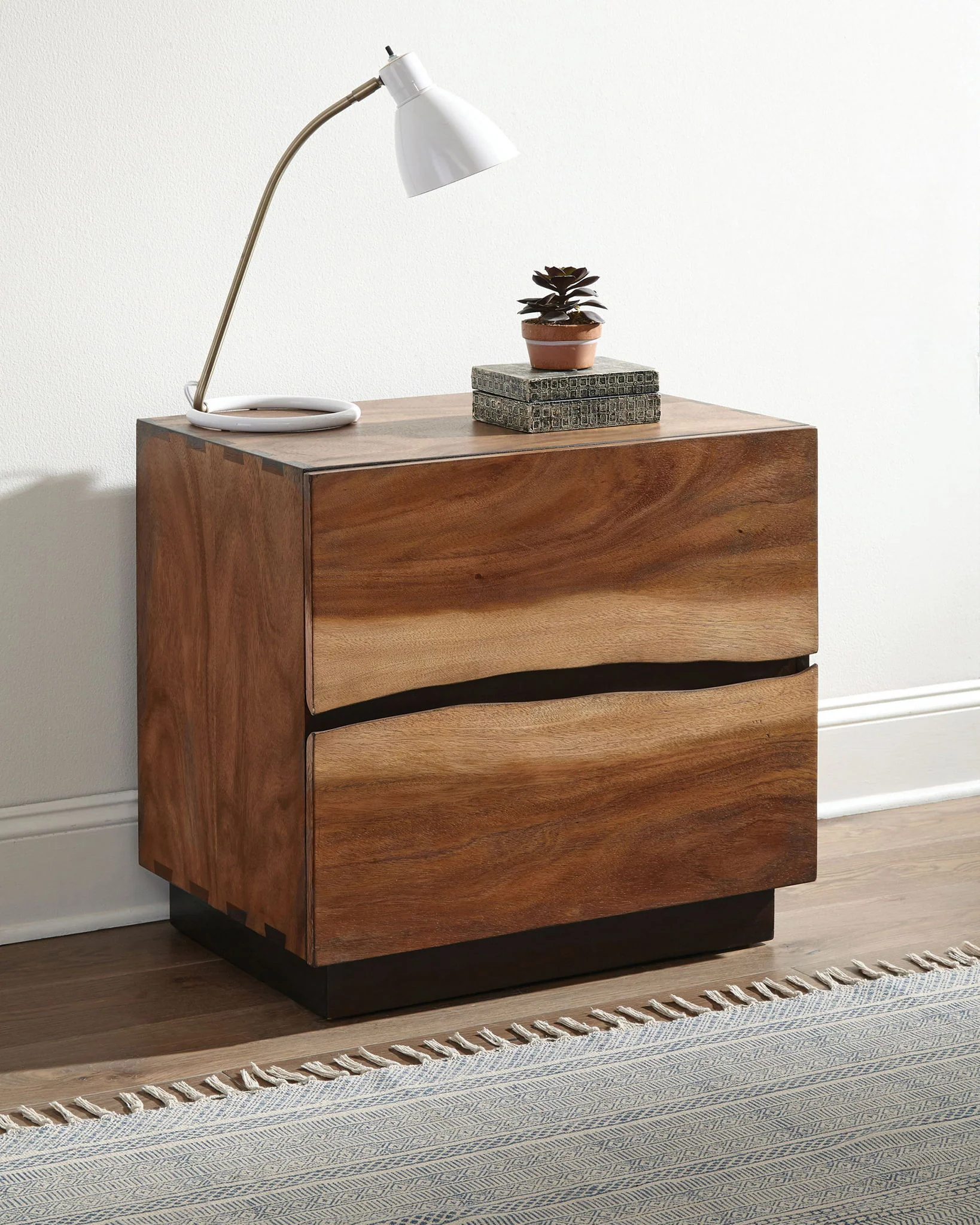 Winslow 2-drawer Nightstand Smokey Walnut - Image 4